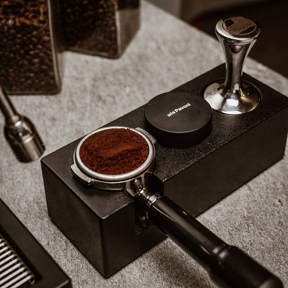 La Pavoni LIVELLATORE SEMIPRO NERO CON LOGO PER PORTAFILTRO MACCHINA SEMIPROFESSIONALE Promozione
